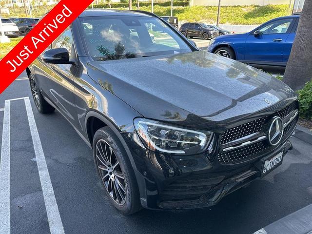 Photo of 2022 Black Mercedes-Benz GLC 300