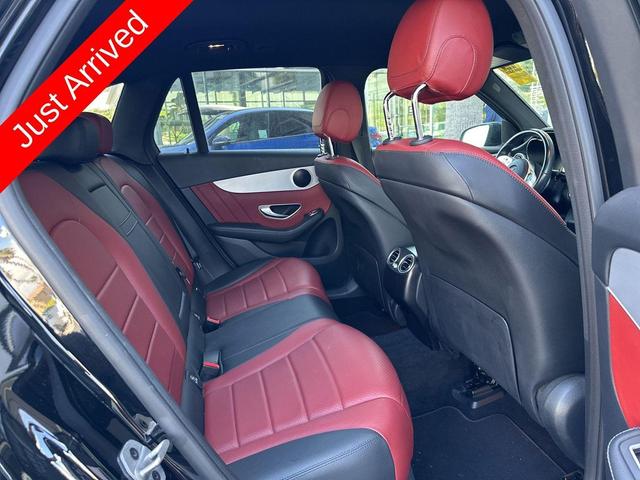 Photo of 2022 Black Mercedes-Benz GLC 300