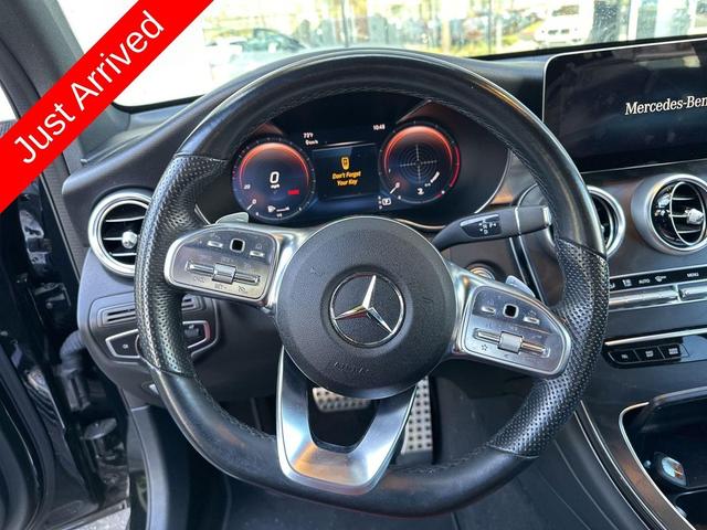 Photo of 2022 Black Mercedes-Benz GLC 300