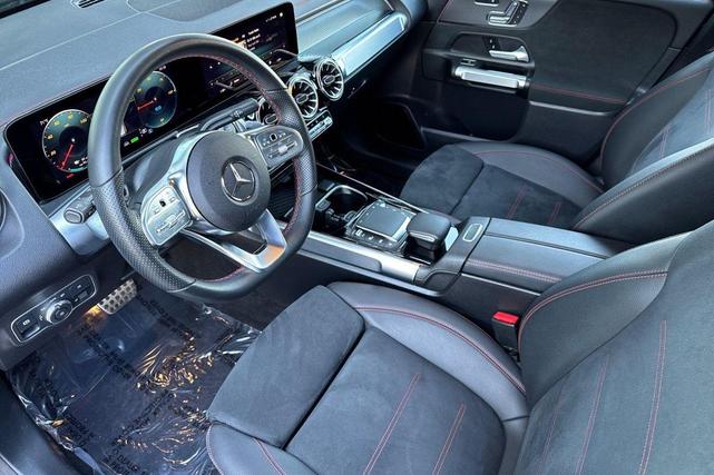 Photo of 2023 Night Black Mercedes-Benz EQB 300