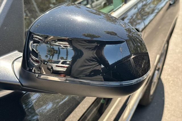 Photo of 2022 Jet Black BMW X3