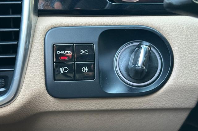 Photo of 2021 Carrara White Metallic Porsche Cayenne