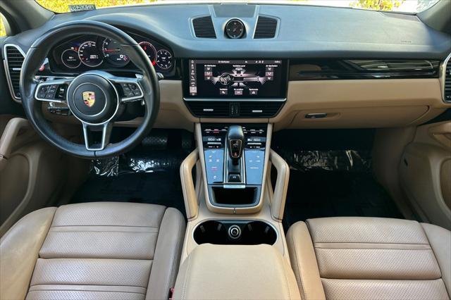 Photo of 2021 Carrara White Metallic Porsche Cayenne