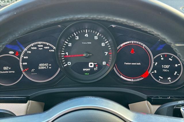 Photo of 2021 Carrara White Metallic Porsche Cayenne
