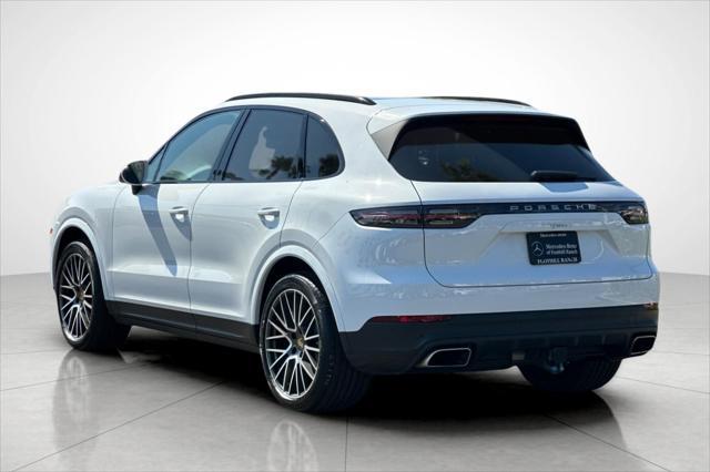 Photo of 2021 Carrara White Metallic Porsche Cayenne