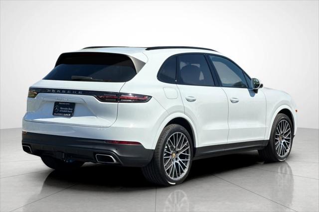 Photo of 2021 Carrara White Metallic Porsche Cayenne