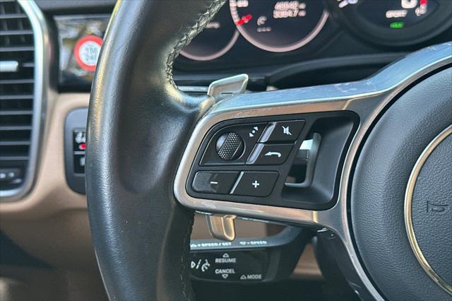 Photo of 2021 Carrara White Metallic Porsche Cayenne