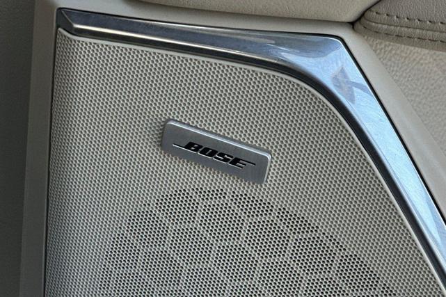 Photo of 2015 White Diamond Tricoat Cadillac Escalade ESV