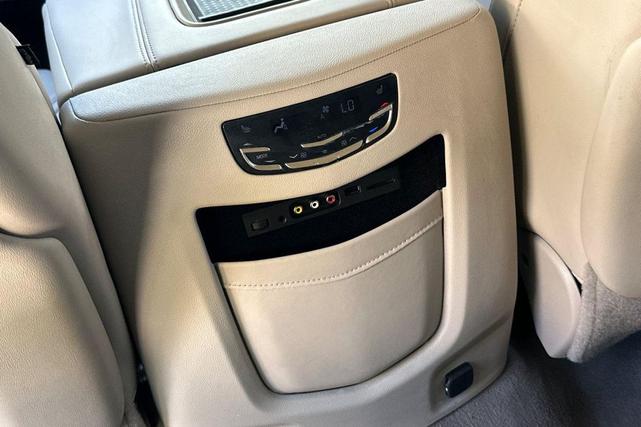 Photo of 2015 White Diamond Tricoat Cadillac Escalade ESV