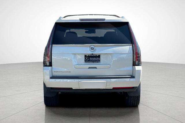 Photo of 2015 White Diamond Tricoat Cadillac Escalade ESV