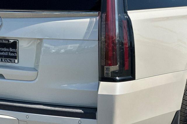 Photo of 2015 White Diamond Tricoat Cadillac Escalade ESV