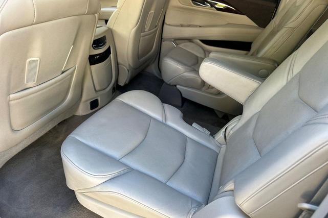 Photo of 2015 White Diamond Tricoat Cadillac Escalade ESV