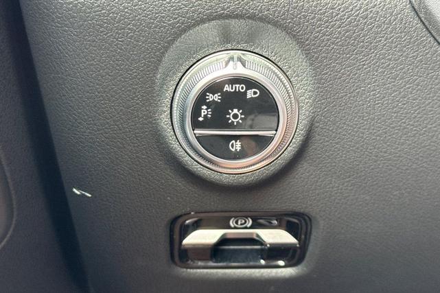 Photo of 2025 Black Mercedes-Benz C-Class