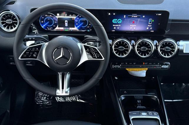 Photo of 2025 Polar White Mercedes-Benz EQB 250