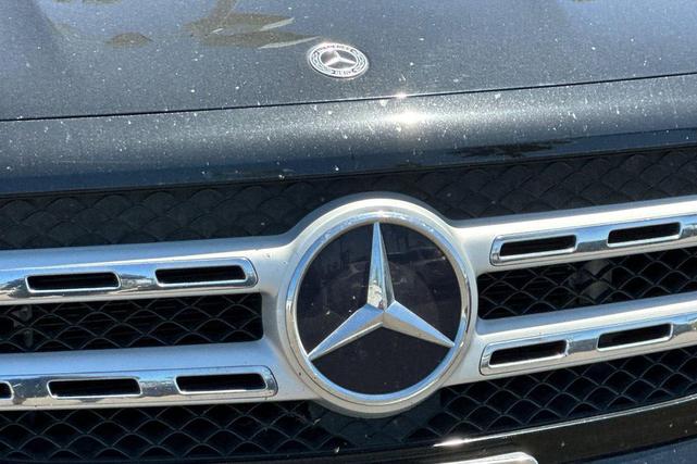 Photo of 2021 Night Black Mercedes-Benz GLB 250