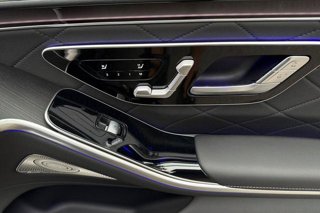 Photo of 2025 Black Mercedes-Benz S-Class