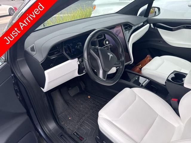 Photo of 2020 Gray Tesla Model X