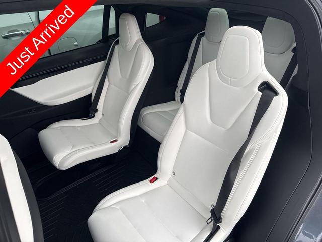 Photo of 2020 Gray Tesla Model X