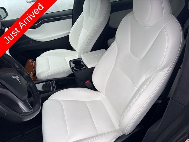Photo of 2020 Gray Tesla Model X