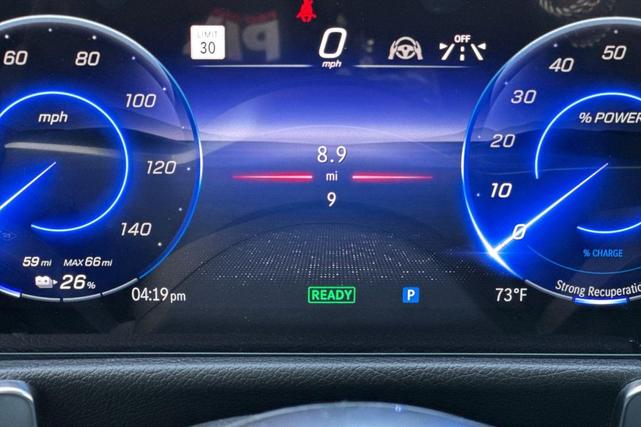 Photo of 2025 Polar White Mercedes-Benz EQB 250