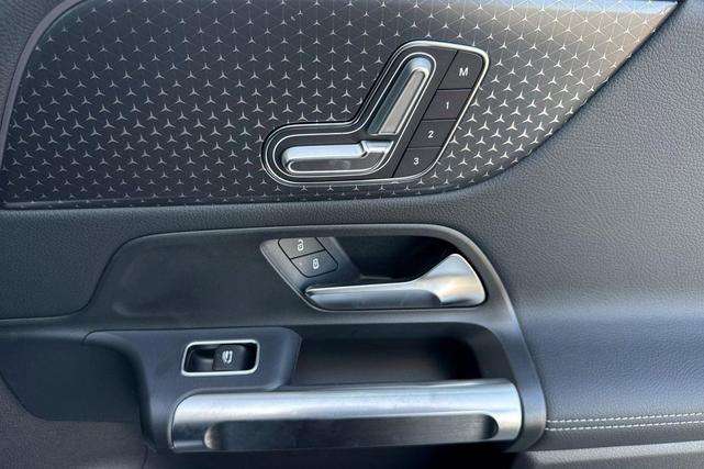 Photo of 2025 Polar White Mercedes-Benz EQB 250