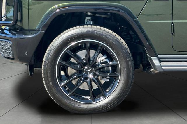 Photo of 2025 MANUFAKTUR Olive Metallic Mercedes-Benz G-Class