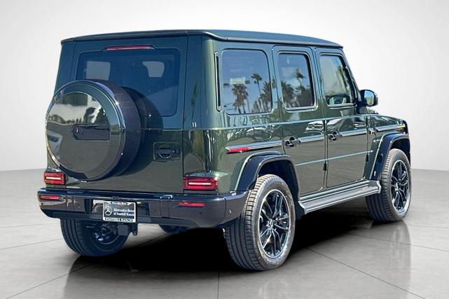 Photo of 2025 MANUFAKTUR Olive Metallic Mercedes-Benz G-Class