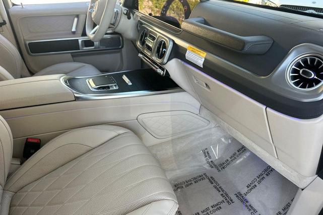 Photo of 2025 MANUFAKTUR Olive Metallic Mercedes-Benz G-Class