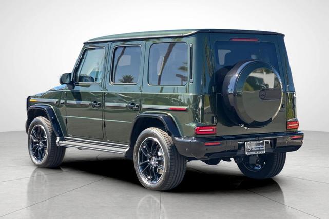 Photo of 2025 MANUFAKTUR Olive Metallic Mercedes-Benz G-Class