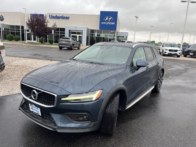 2020 Volvo V60 Cross Country
