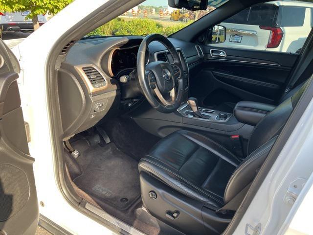 Photo of 2016 Bright White Clearcoat Jeep Grand Cherokee