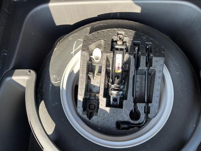 Photo of 2016 Bright White Clearcoat Jeep Grand Cherokee