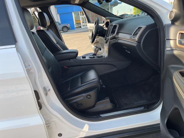 Photo of 2016 Bright White Clearcoat Jeep Grand Cherokee