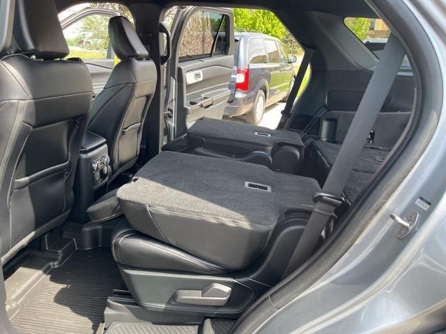 Photo of 2021 Iconic Silver Metallic Ford Explorer