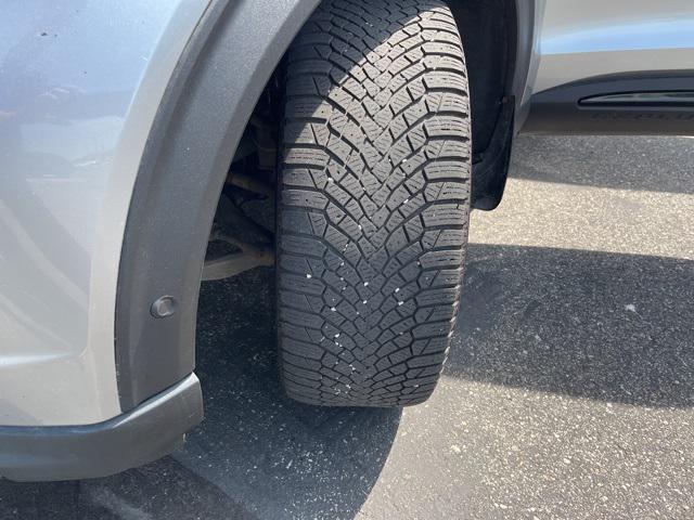 Photo of 2021 Iconic Silver Metallic Ford Explorer