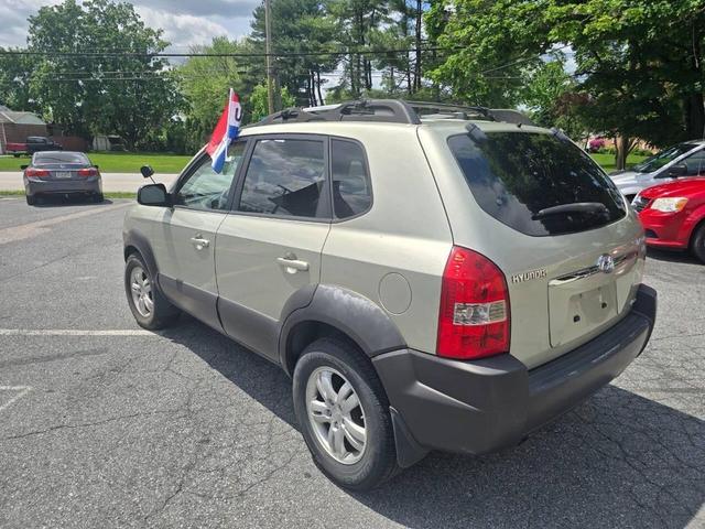 Photo of 2006 Platinum Green Hyundai TUCSON