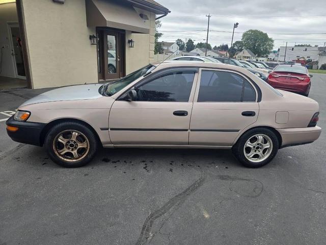 Photo of 1993 Champagne Toyota Corolla