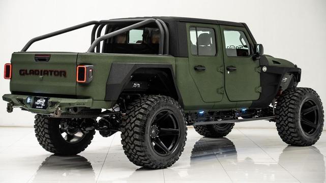 Photo of 2025 Bright White Clearcoat Jeep Gladiator