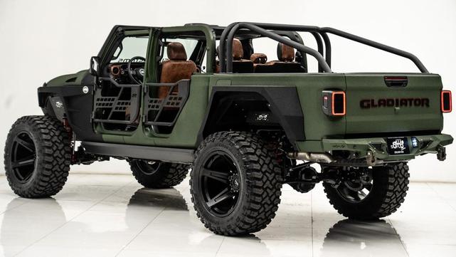 Photo of 2025 Bright White Clearcoat Jeep Gladiator