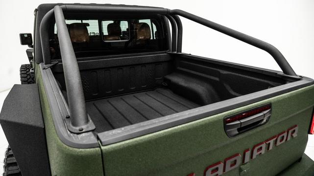 Photo of 2025 Bright White Clearcoat Jeep Gladiator