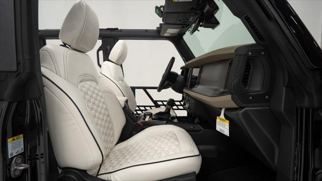 Photo of 2025 Shadow Black Ford Bronco