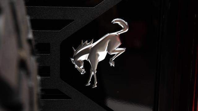 Photo of 2025 Shadow Black Ford Bronco