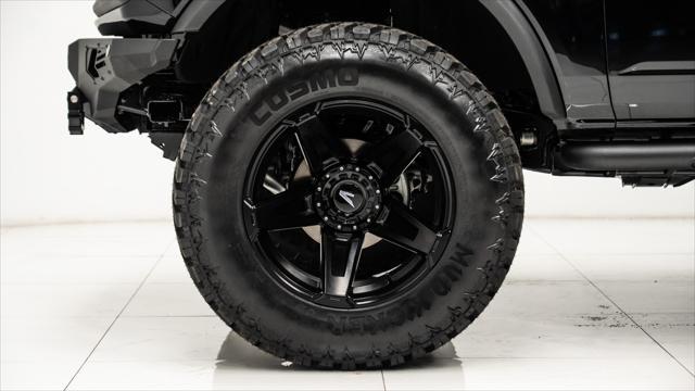 Photo of 2025 Shadow Black Ford Bronco
