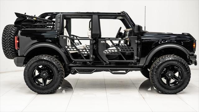 Photo of 2025 Shadow Black Ford Bronco
