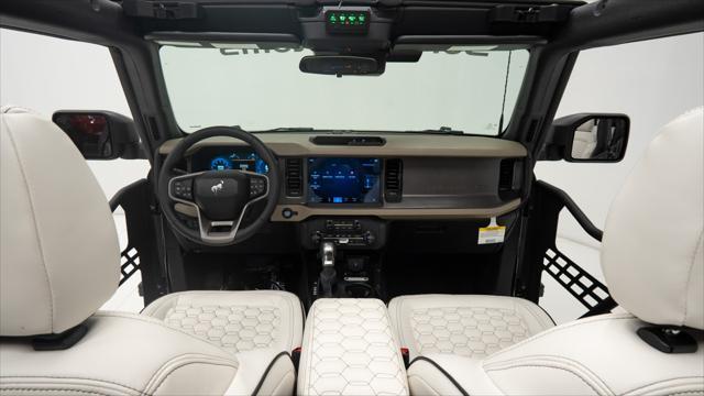 Photo of 2025 Shadow Black Ford Bronco