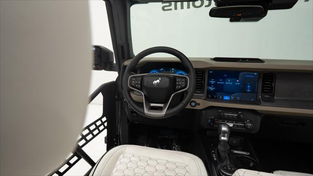 Photo of 2025 Shadow Black Ford Bronco