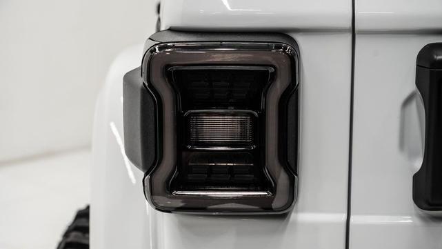 Photo of 2025 Bright White Clearcoat Jeep Wrangler