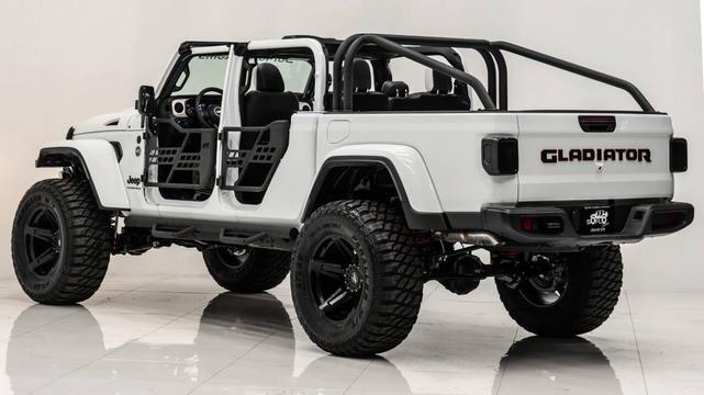Photo of 2025 Bright White Clearcoat Jeep Gladiator