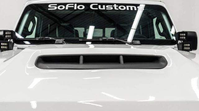 Photo of 2025 Bright White Clearcoat Jeep Gladiator