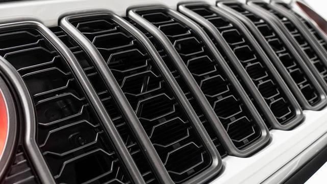 Photo of 2025 Bright White Clearcoat Jeep Gladiator